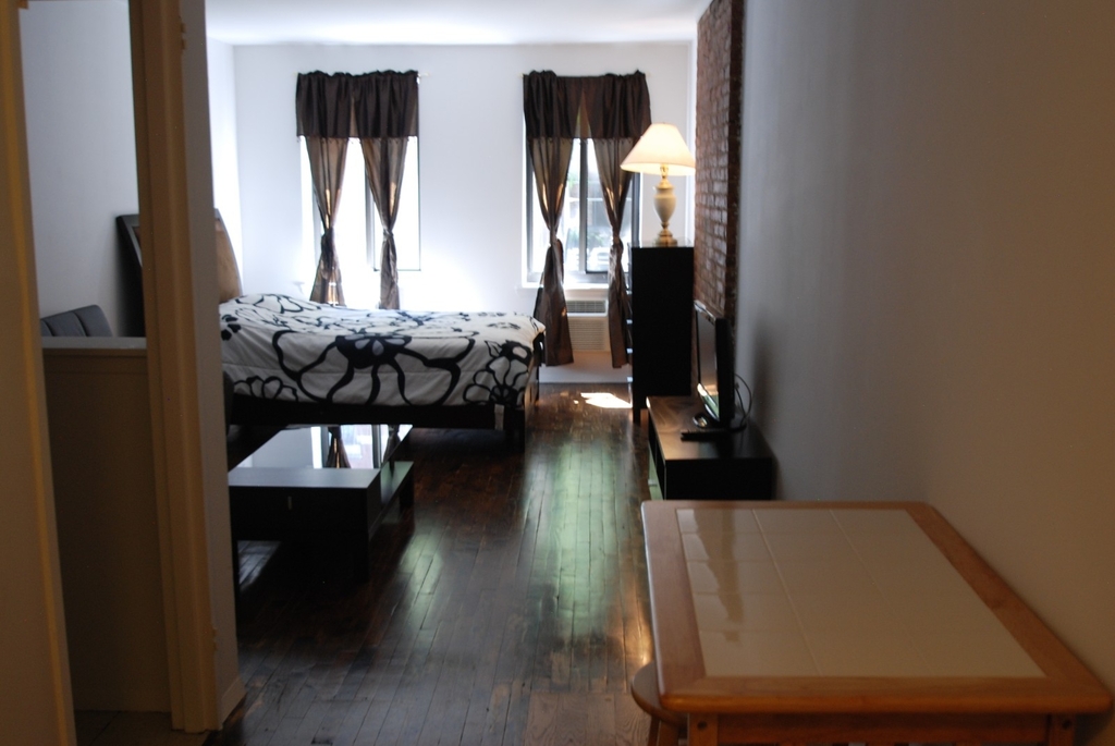 165 East 89th Street - Photo 3