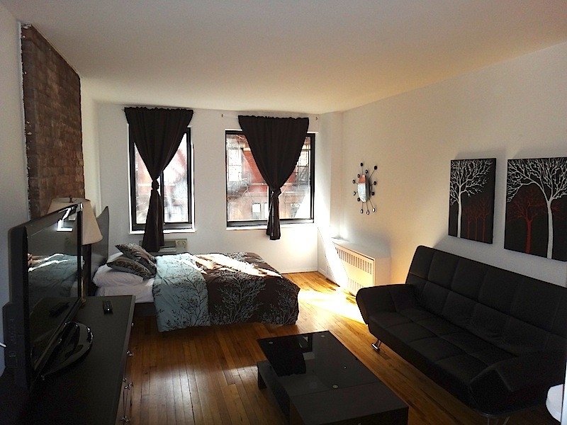 165 East 89th Street - Photo 2