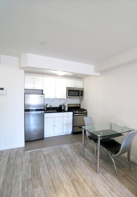 521 West 48th Street - Photo 5