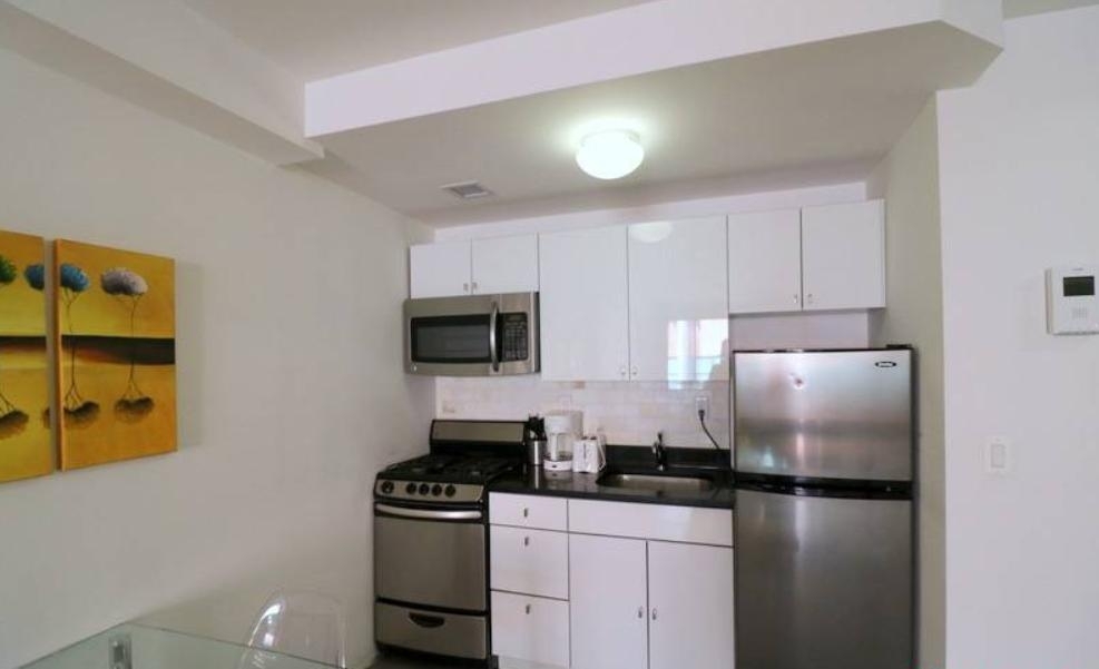 521 West 48th Street - Photo 3