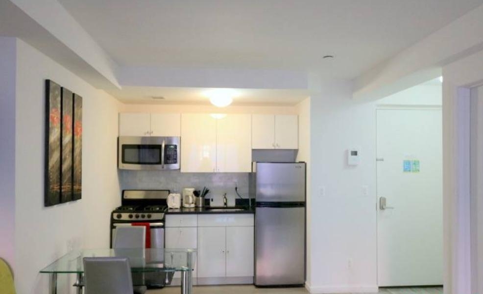 521 West 48th Street - Photo 3