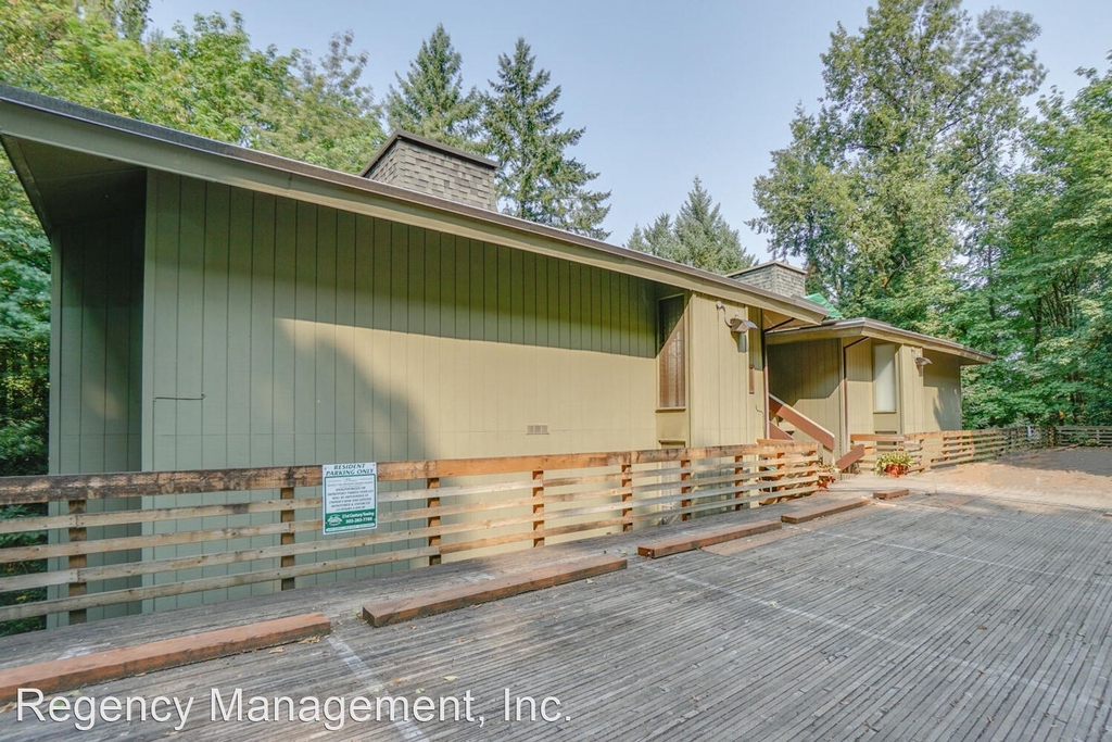 1239 Sw Woods Street - Photo 29