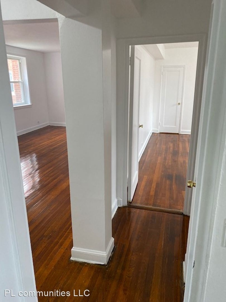 455 W State St - Photo 1