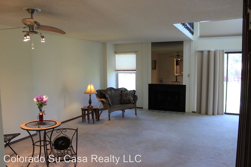 440a W. Rockrimmon Blvd. - Photo 2