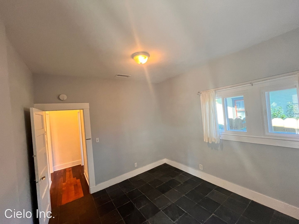 1423 29th St. - Photo 13