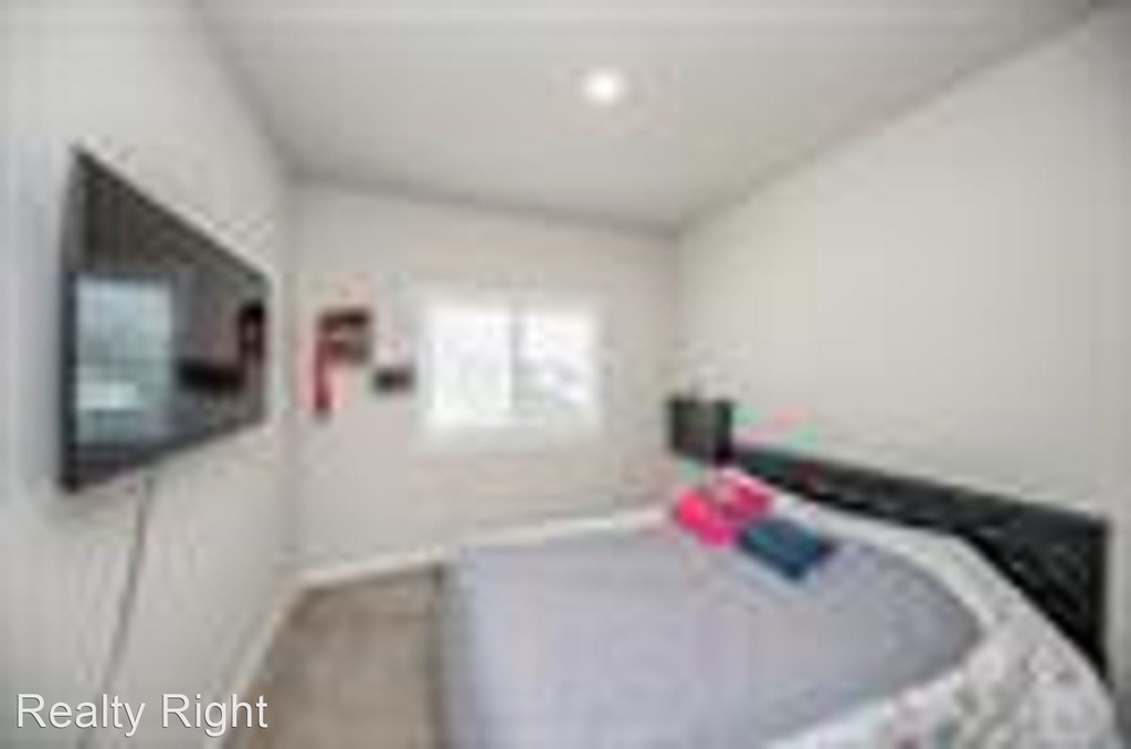 7627 Rainham Valley Lane - Photo 15