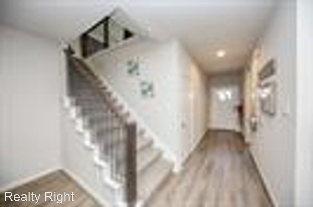 7627 Rainham Valley Lane - Photo 11