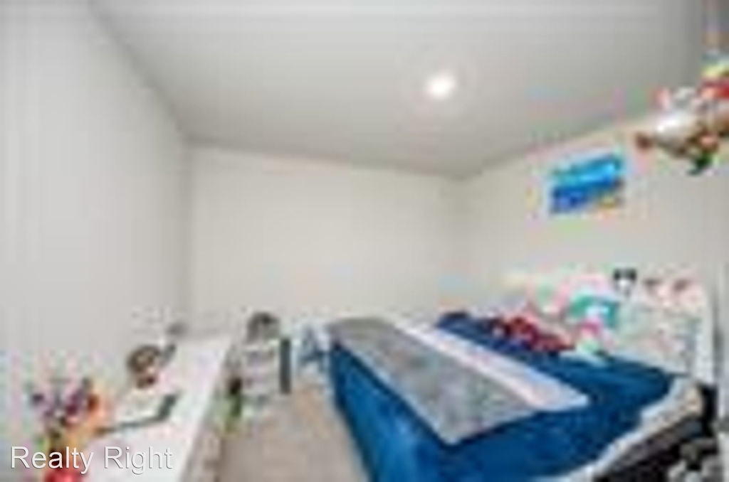 7627 Rainham Valley Lane - Photo 17