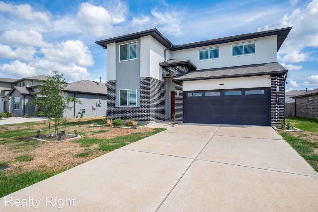 7627 Rainham Valley Lane - Photo 1