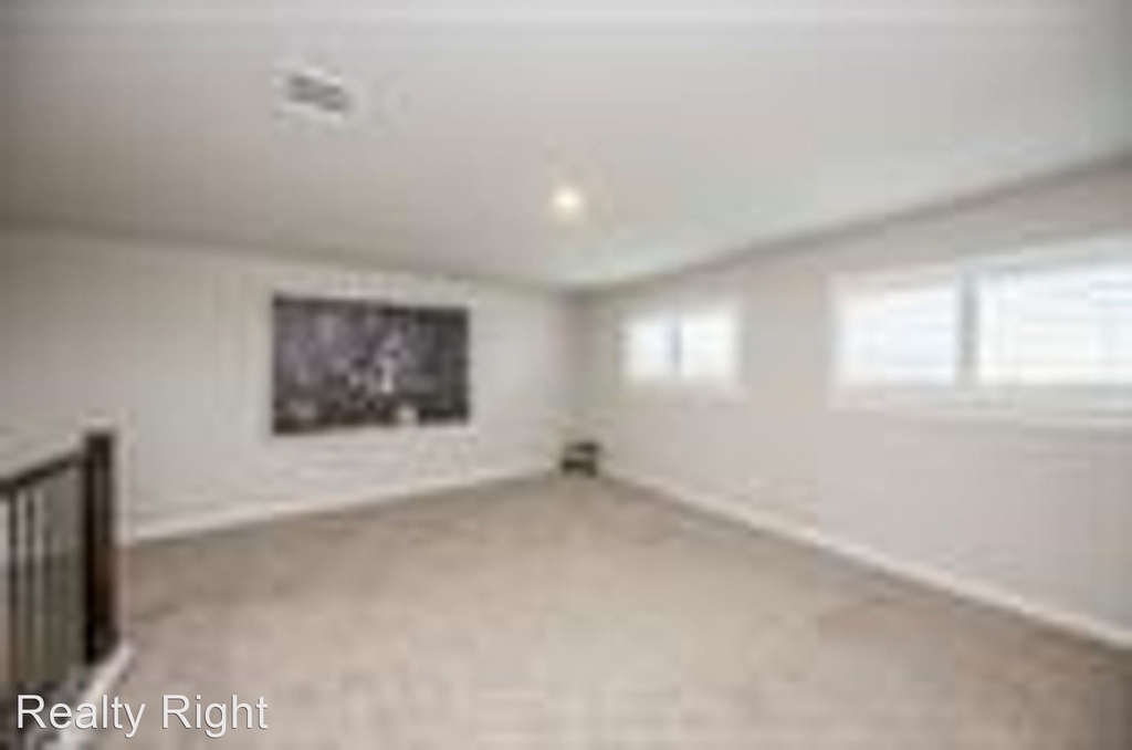 7627 Rainham Valley Lane - Photo 21