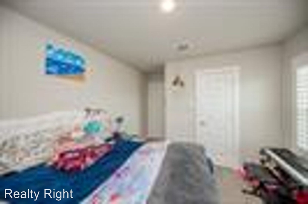 7627 Rainham Valley Lane - Photo 16