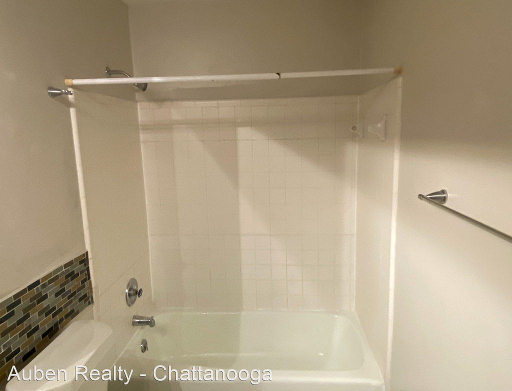 4690 Plaza Hills Lane Apt. B - Photo 10