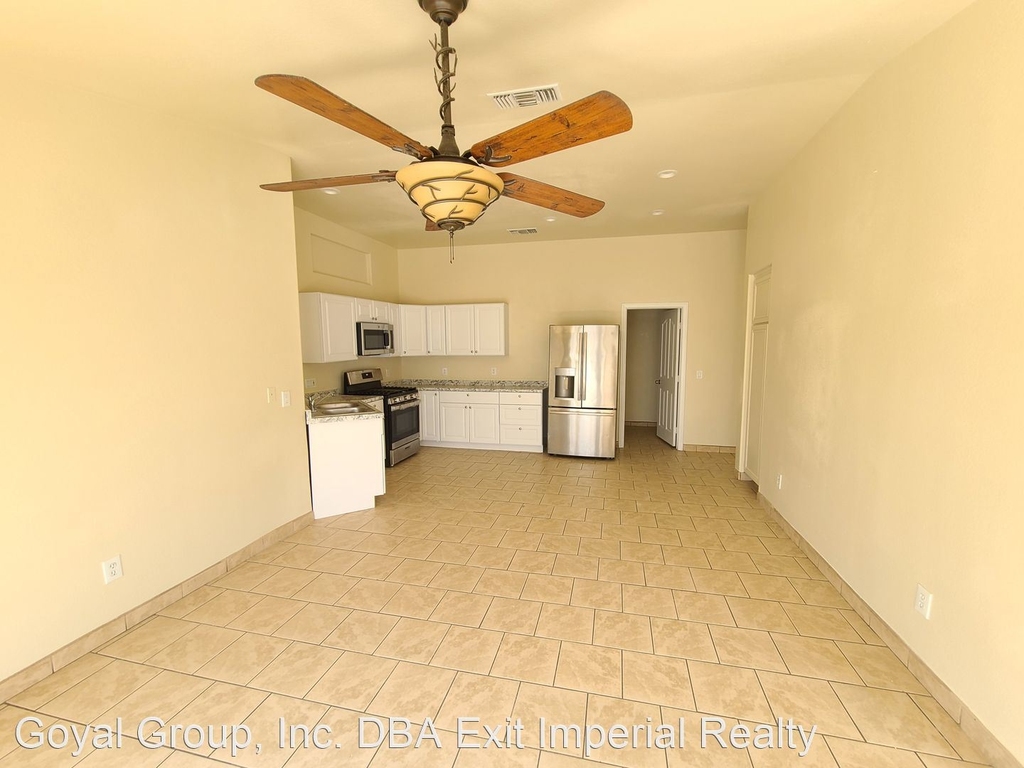 1100 Dalila Ct - Photo 3