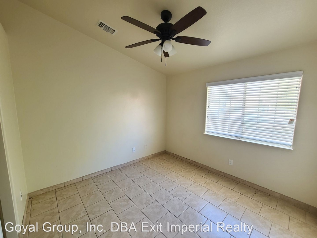 1100 Dalila Ct - Photo 10