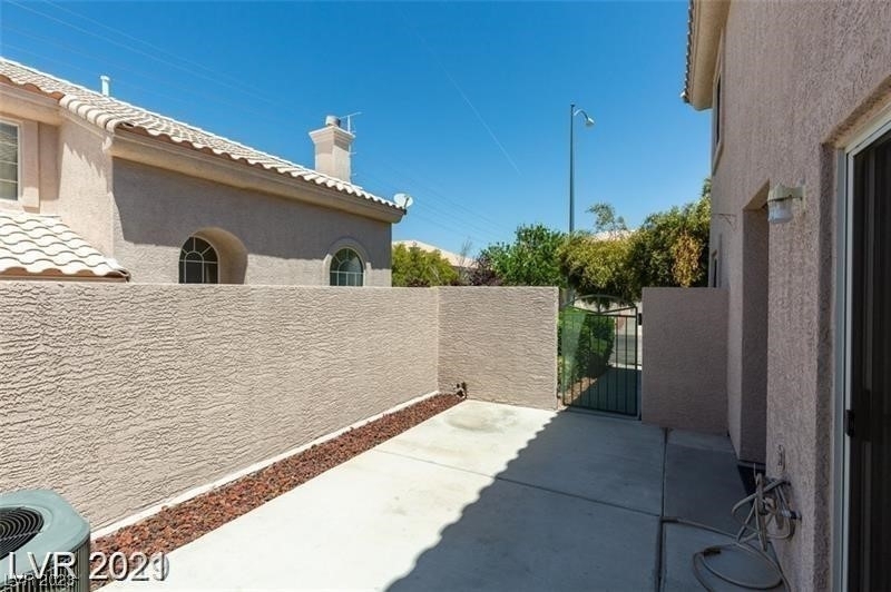 505 Satin Saddle Place - Photo 2