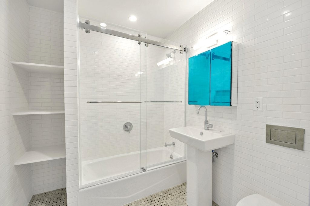 37th Ave and 77th Street, Unit 6b - Photo 5