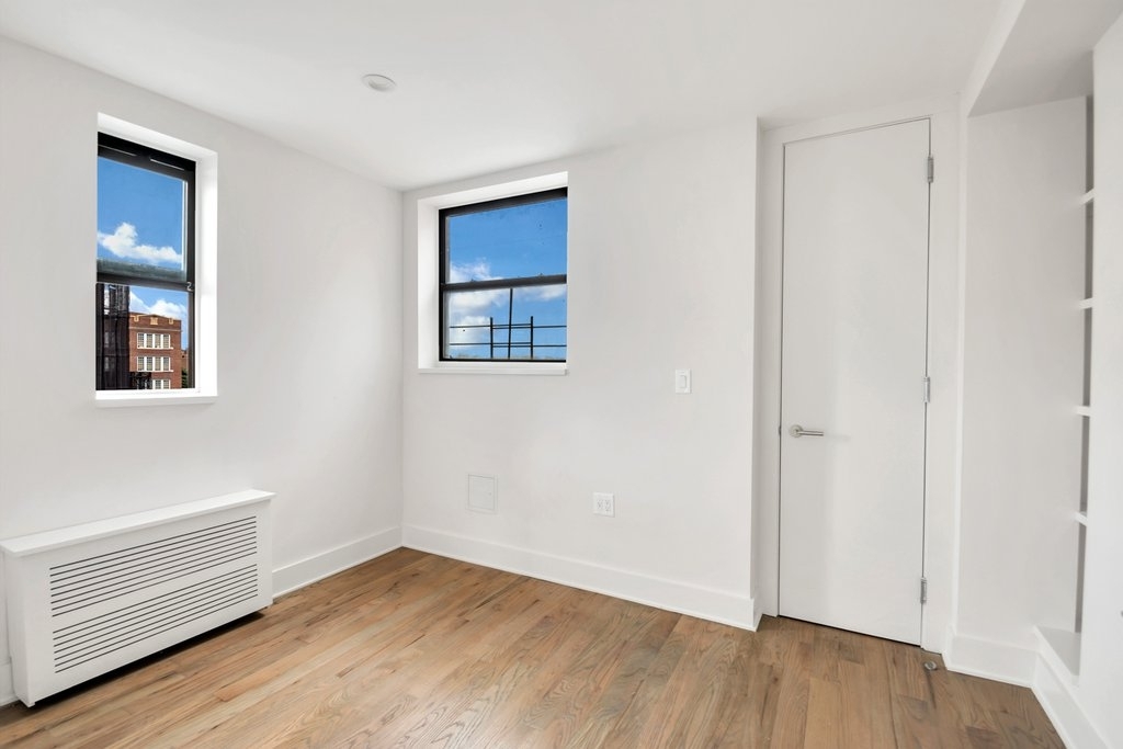 37th Ave and 77th Street, Unit 6b - Photo 3