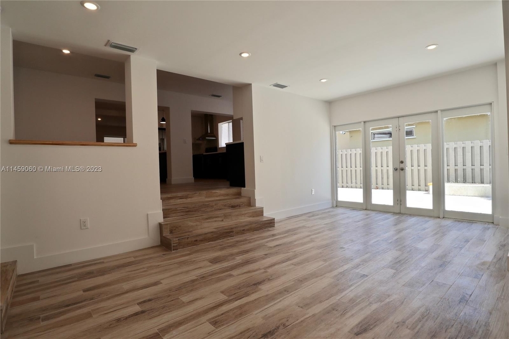 1661 Sw 32nd Place - Photo 20