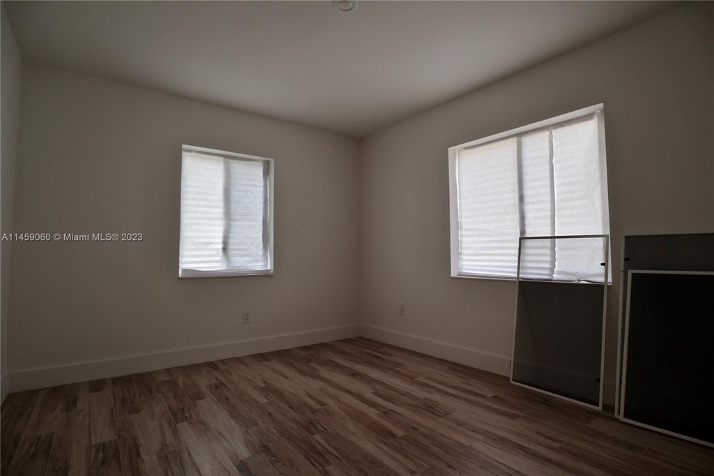1661 Sw 32nd Place - Photo 36