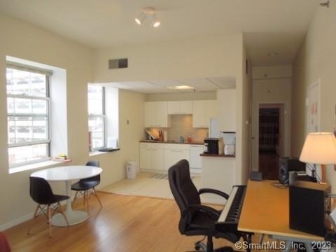 196 Crown Street - Photo 6