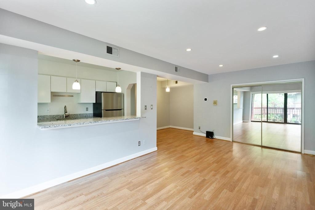 208 Skyhill Rd - Photo 5