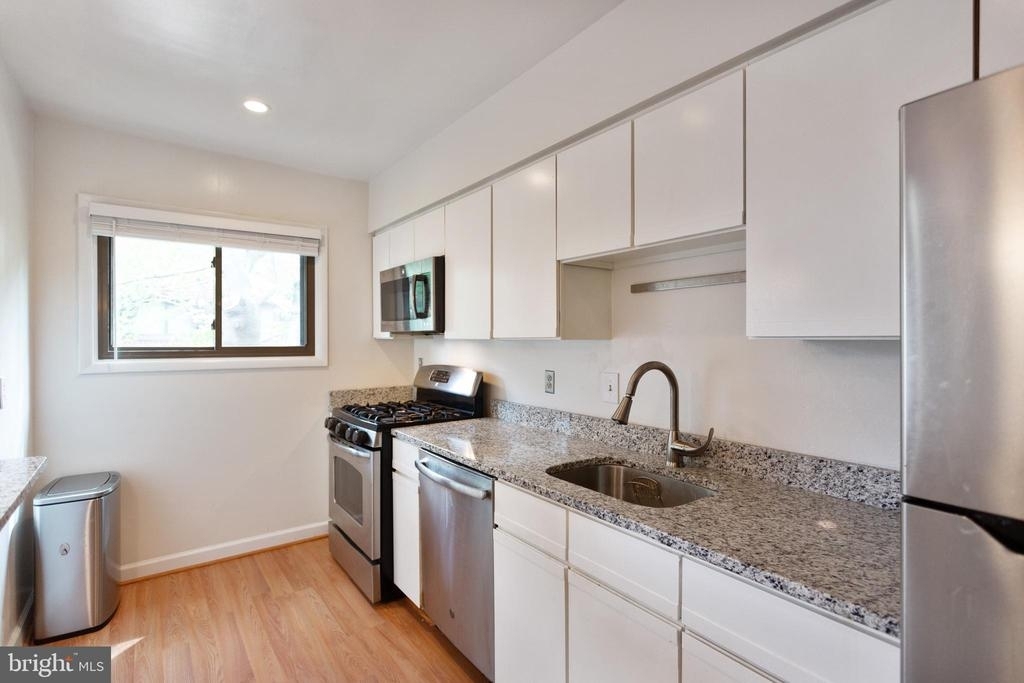 208 Skyhill Rd - Photo 12