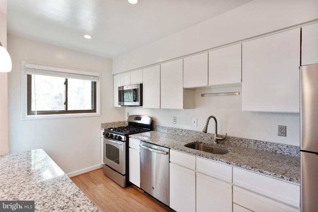 208 Skyhill Rd - Photo 11