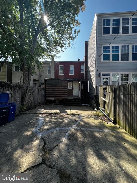 621 Kenyon St Nw - Photo 23