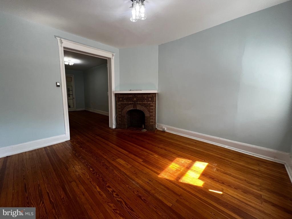 621 Kenyon St Nw - Photo 3