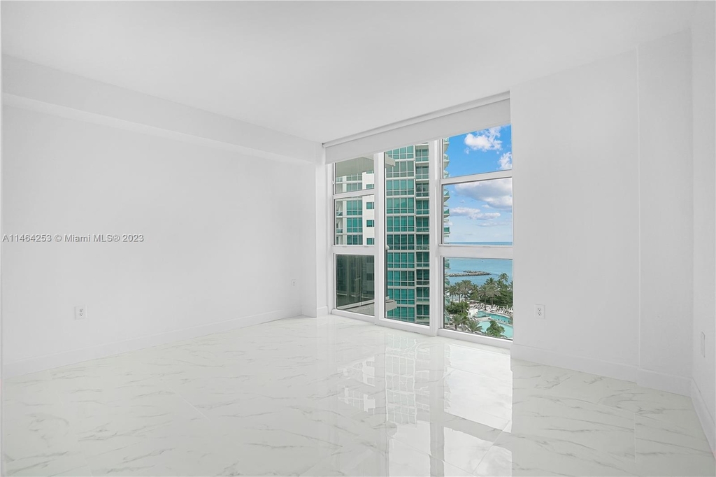 10275 Collins Ave - Photo 12