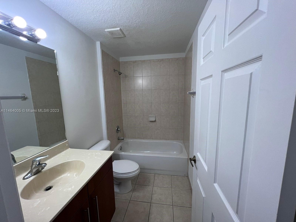 5138 Nw 30th Ter - Photo 8