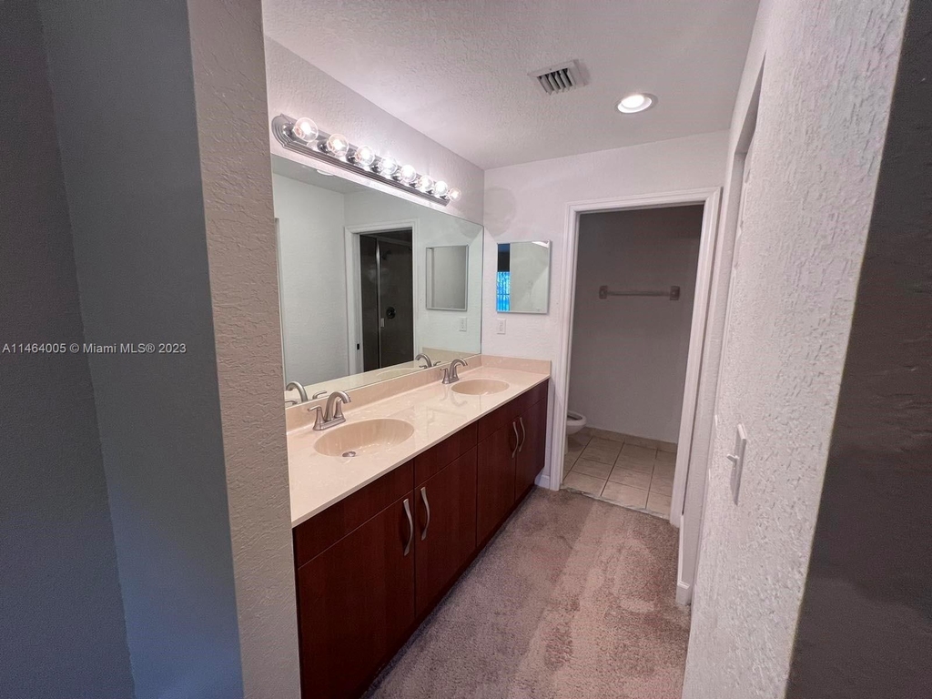 5138 Nw 30th Ter - Photo 7