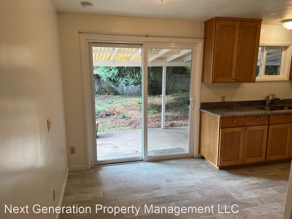 2106 Golden Gardens St. - Photo 12