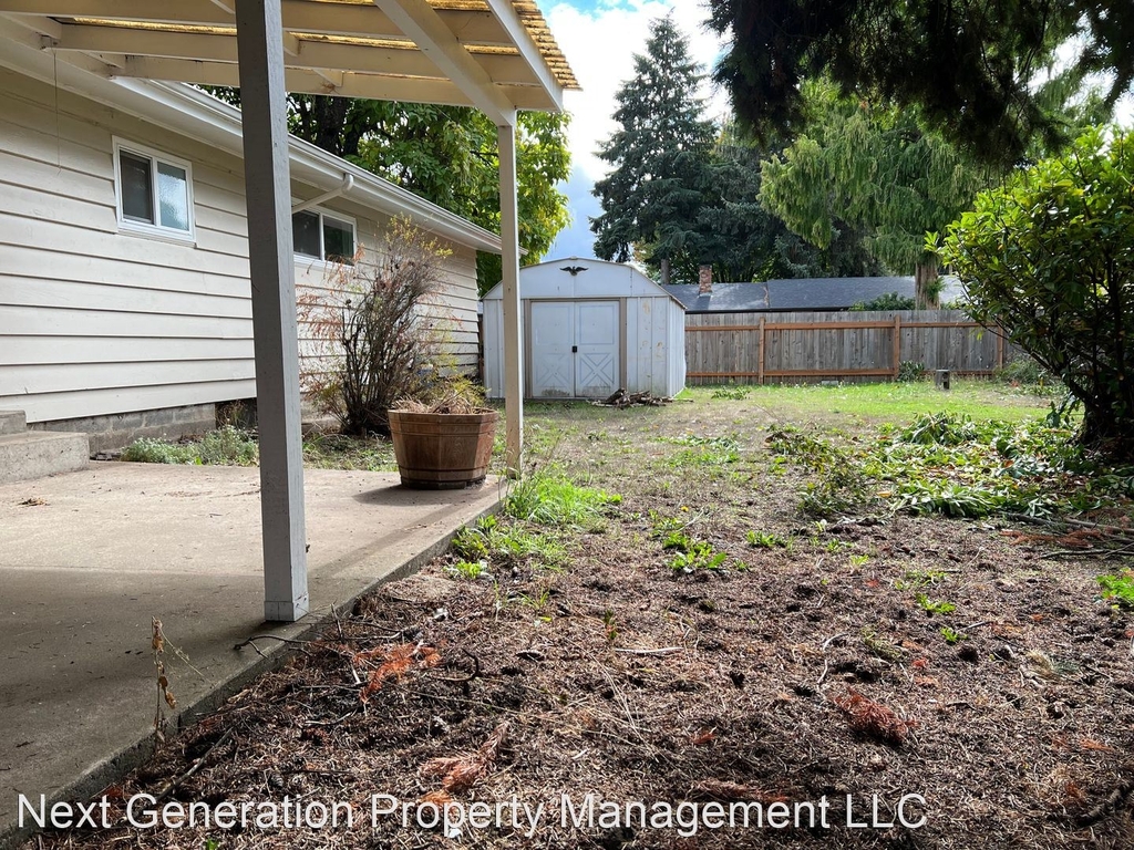 2106 Golden Gardens St. - Photo 14