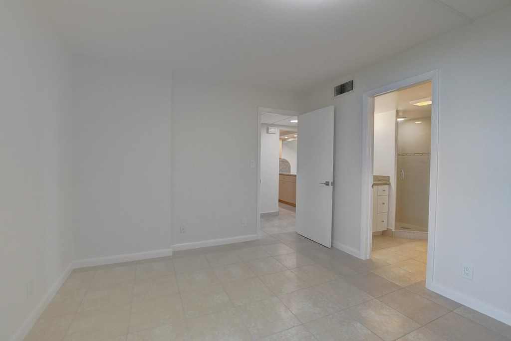 3 Royal Palm Way - Photo 24