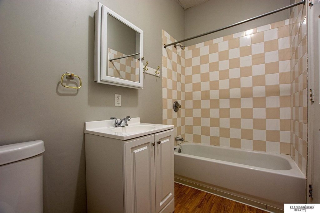 2573 Poppleton Avenue - Photo 7