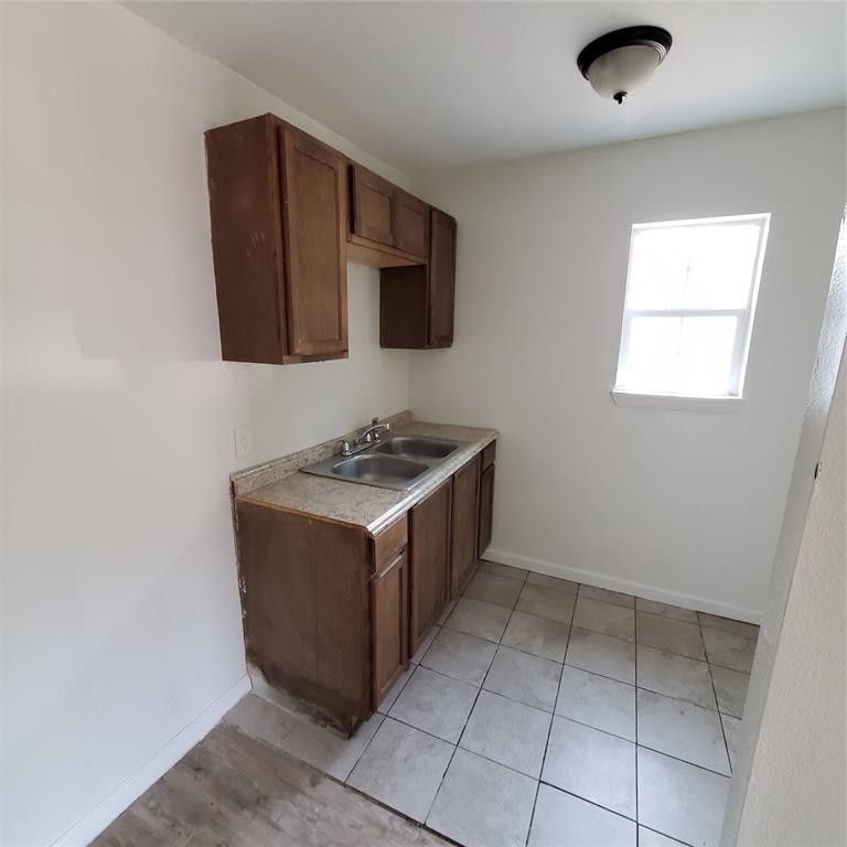 4205 Metropolitan Avenue - Photo 1