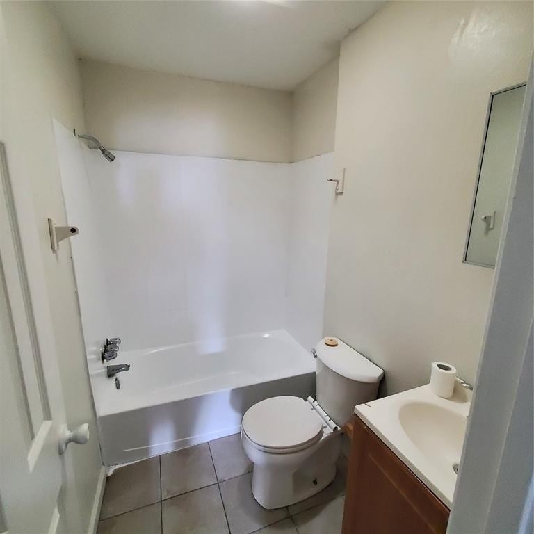 4205 Metropolitan Avenue - Photo 3