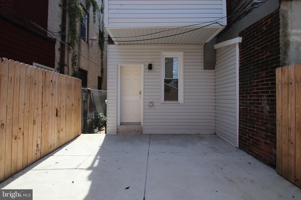 2833 W Oxford Street - Photo 23