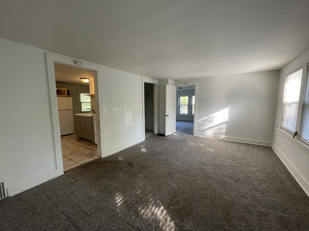 1040 Garner Avenue - Photo 4