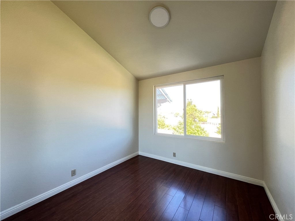 20511 Gernside Drive - Photo 12