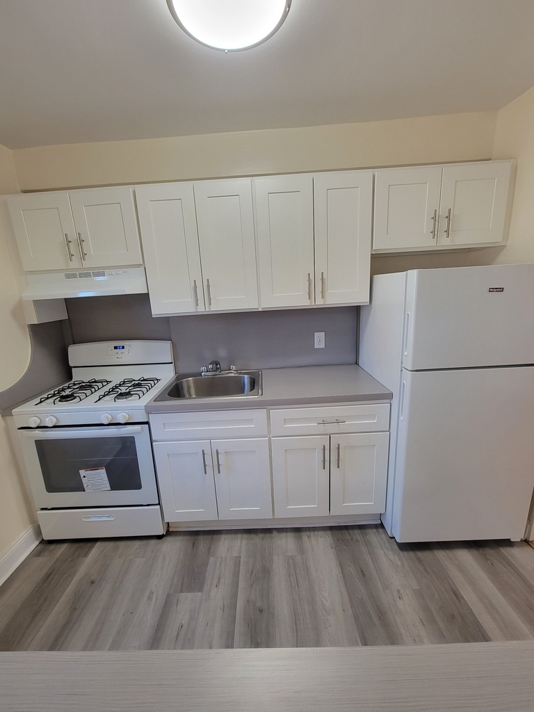 1483 Shore Parkway - Photo 2