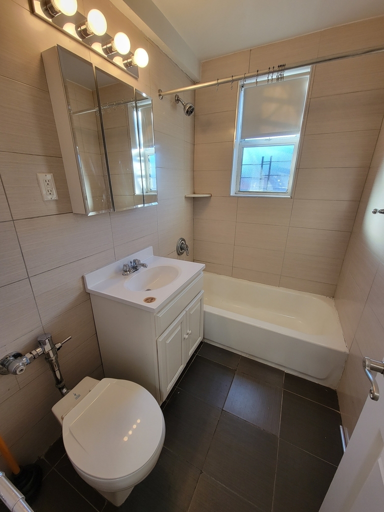 1483 Shore Parkway - Photo 8