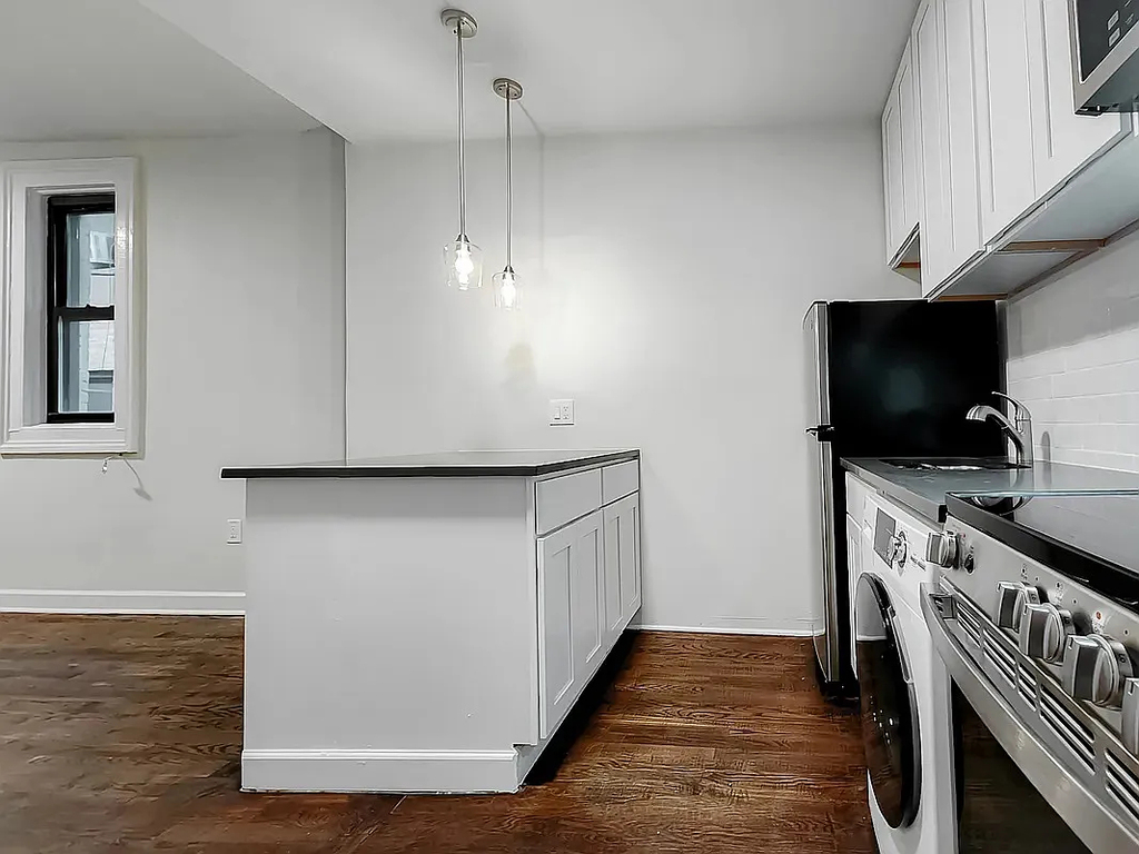 162 East 33rd Street - Photo 1