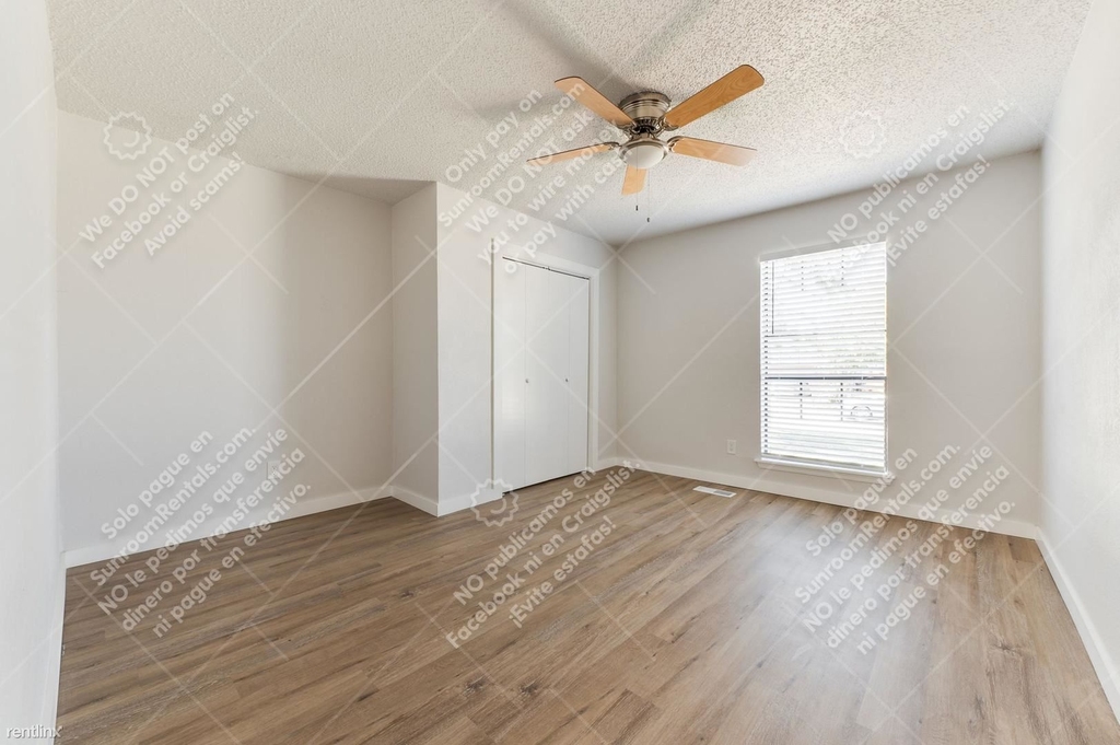 8828 Parkridge Dr - Photo 16