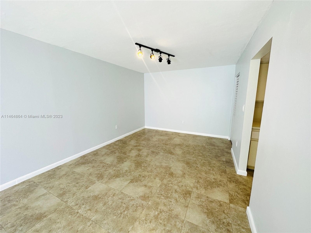 201 Jefferson Ave - Photo 11