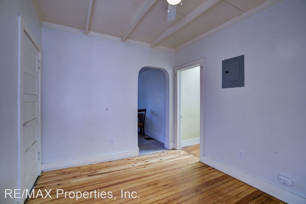 323 E Dale St - Photo 6