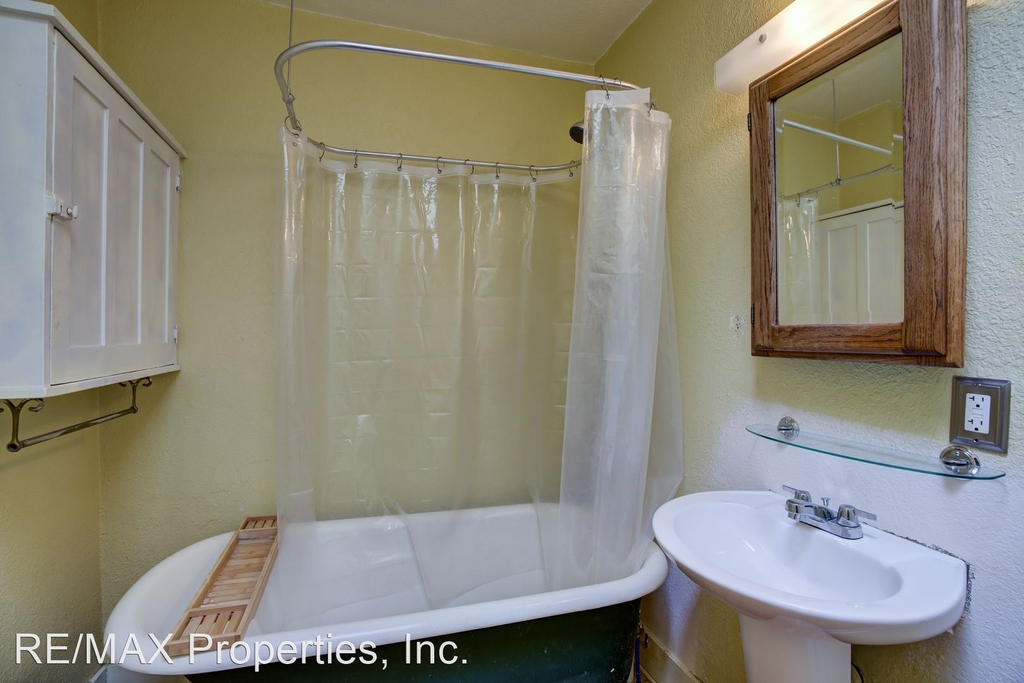 323 E Dale St - Photo 12