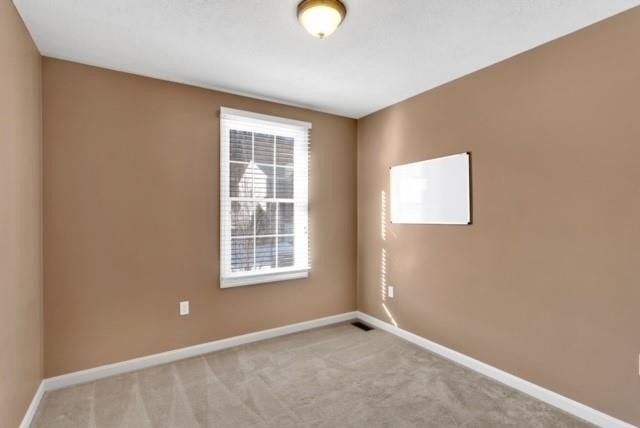 1040 Bayberry Dr - Photo 14