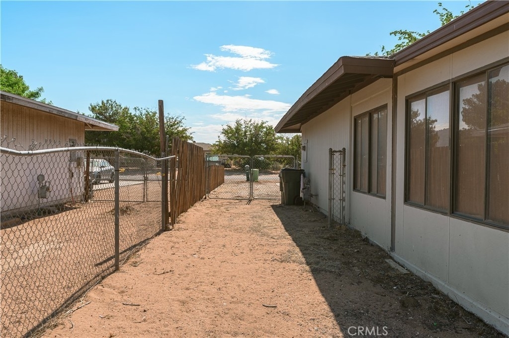 16034 Pawnee Road - Photo 36